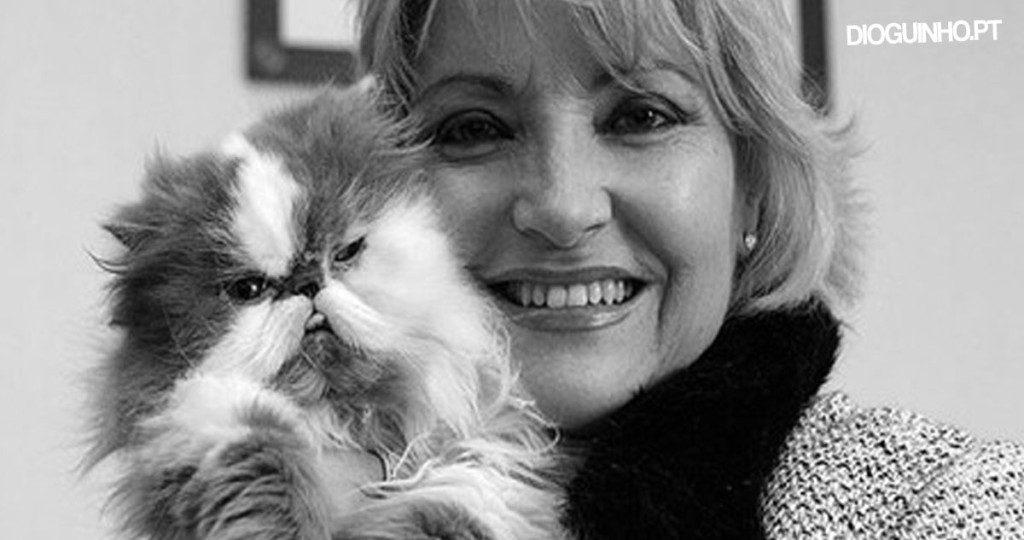 Famosos prestam homenagem a Delfina Cruz