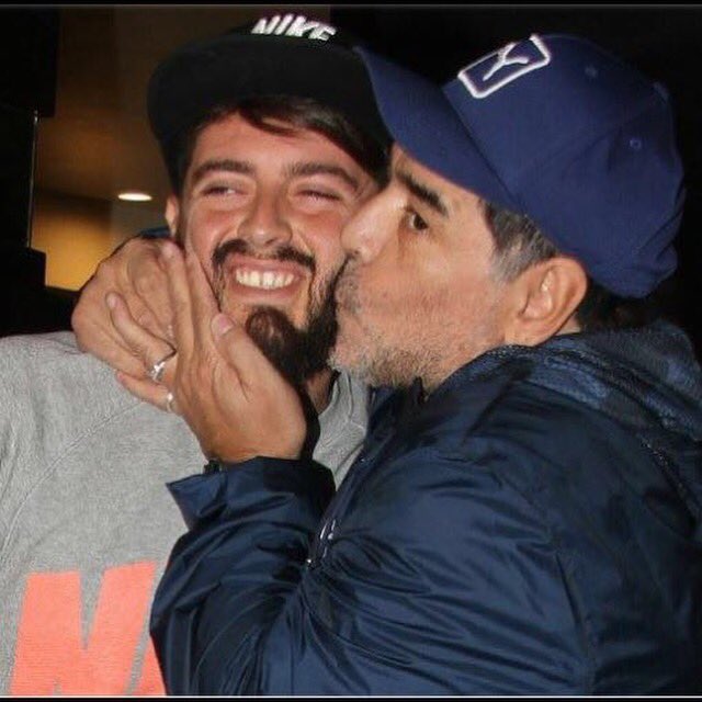 Encontro entre Maradona Junior e Senior