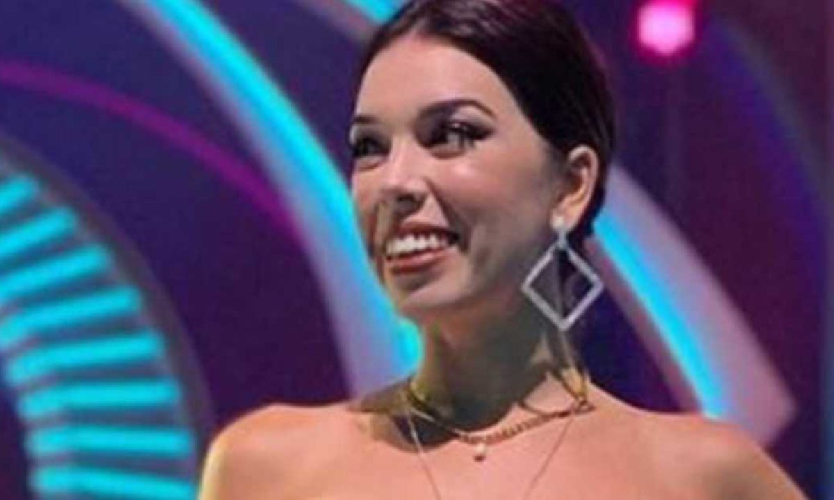 Isabela Cardinali confessa que votou pela 1.ª vez aos 23 anos