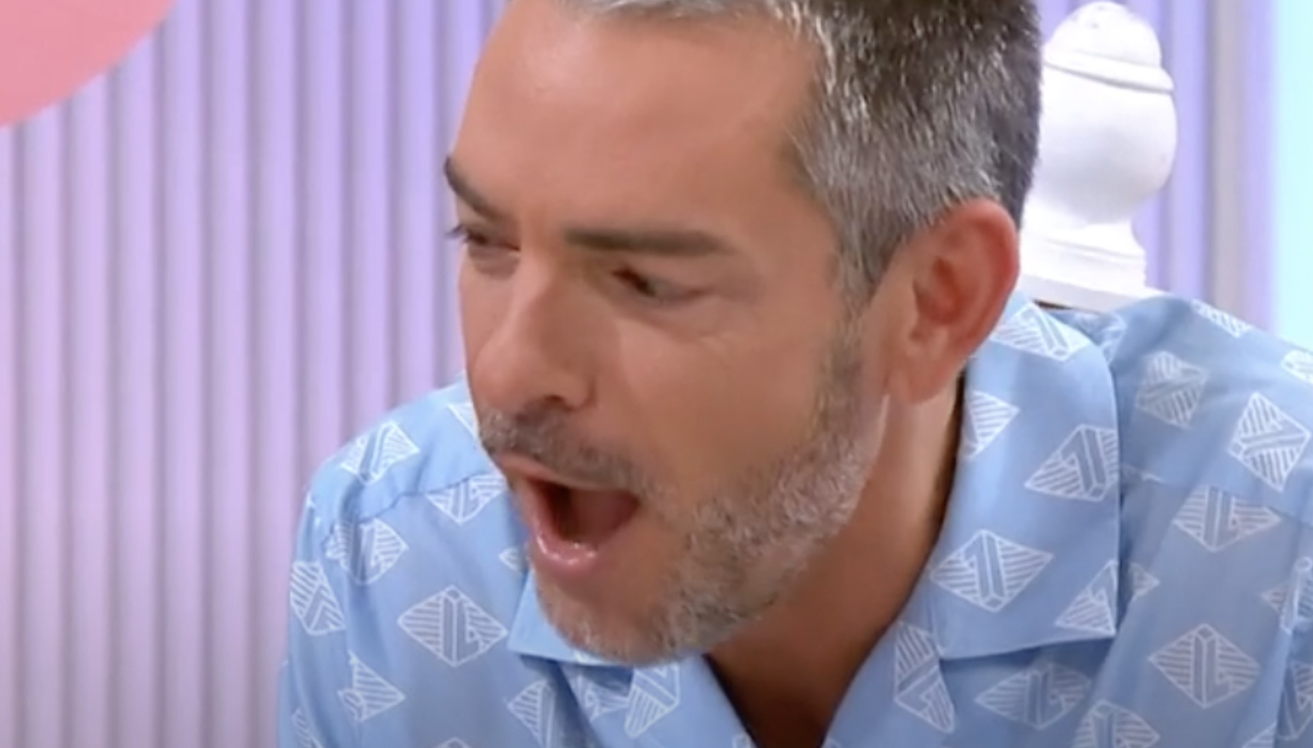 Cláudio Ramos em choque com convidada