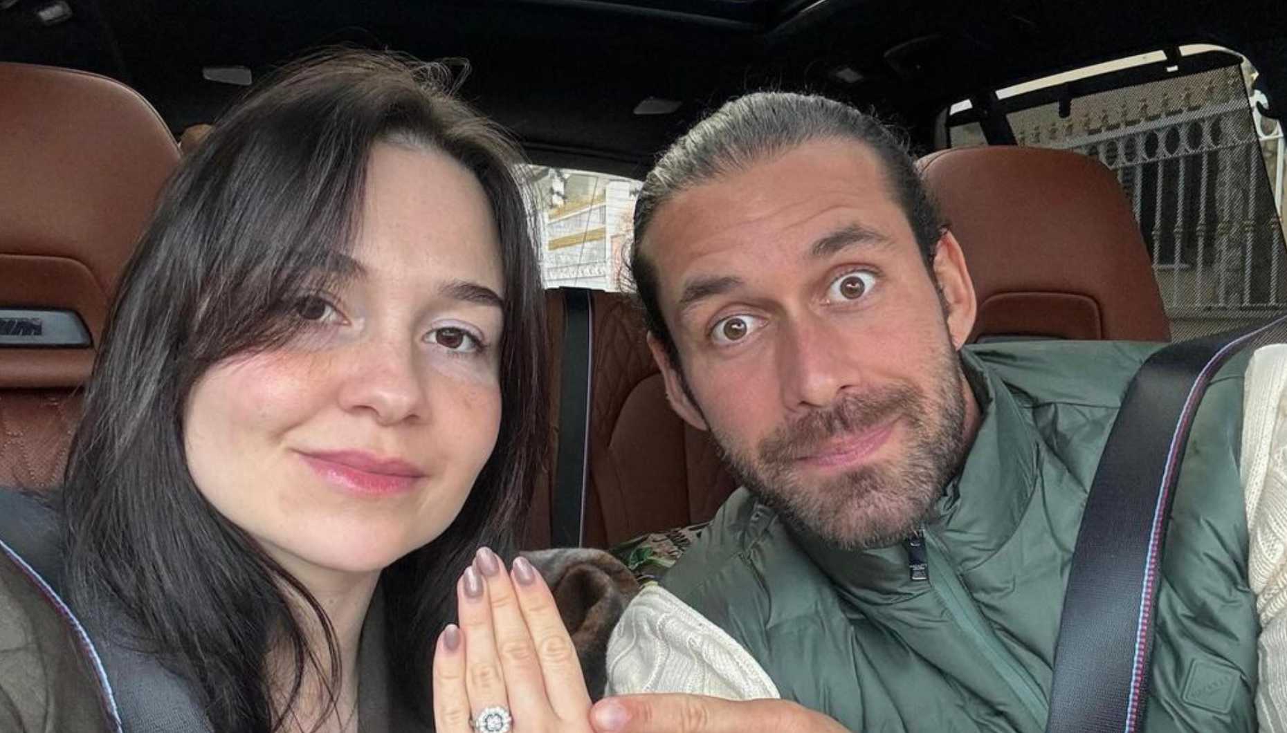 Francisco Macau - anel noivado - Mais um pedido de casamento! Francisco Macau e Sara Calado estão noivos: vê o anel de noivado