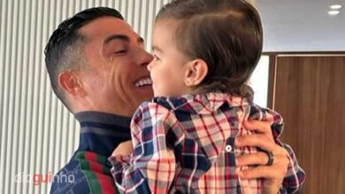 Cristiano Ronaldo - Bella Esmeralda - Cristiano Ronaldo partilha imagem amorosa com a filha e super carro da Ferrari