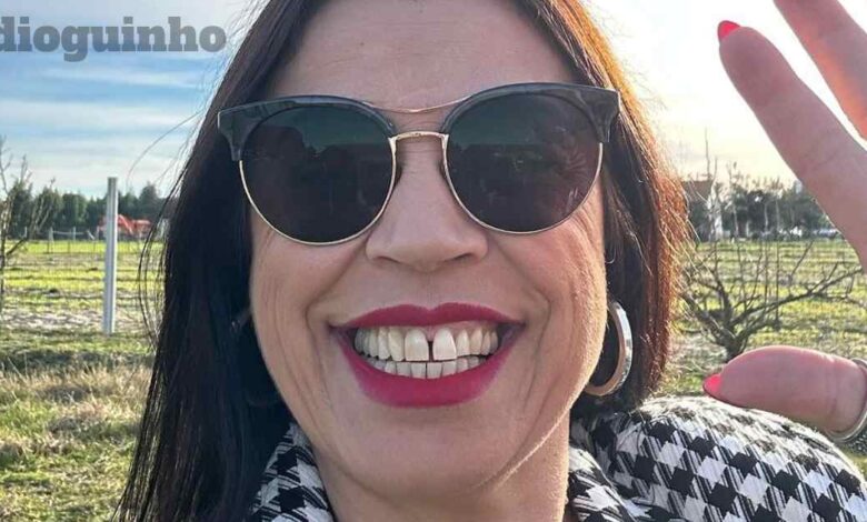 Cantora Rosinha reage após grave acidente que destruiu o carro