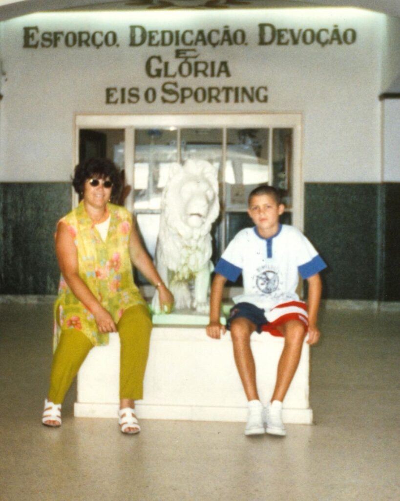 Tesourinho de 1997! Vê aqui uma fotografia inédita de Cristiano Ronaldo e Dolores Aveiro