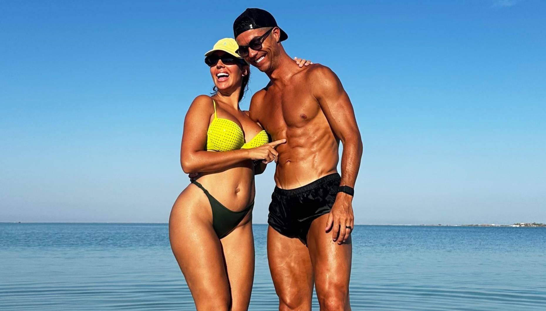 Cristiano Ronaldo e Georgina Rodríguez em novos registos amorosos "Happy days"