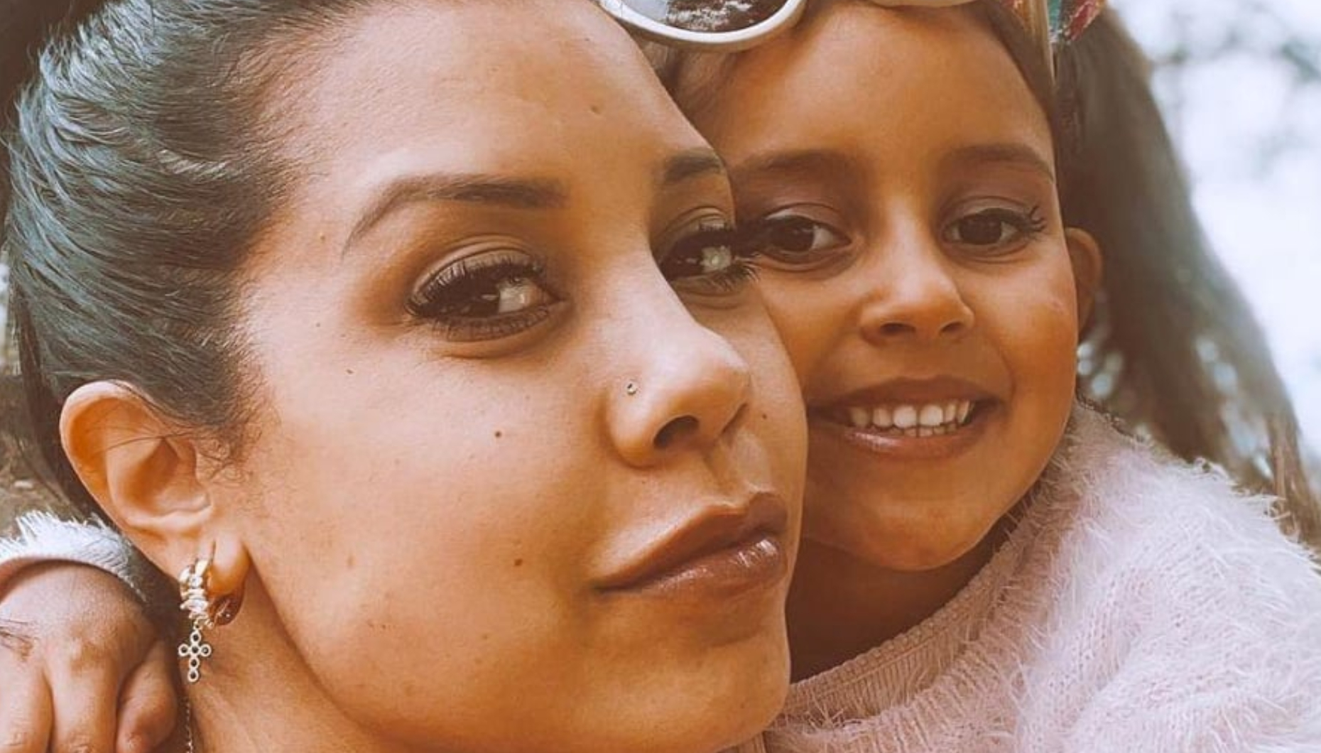 As imagens do reencontro de Diana Lucas com a filha após expulsão do “Dilema”