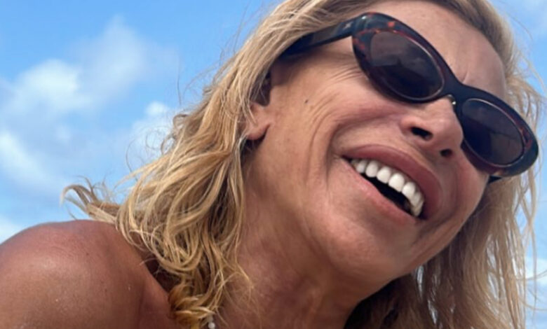 Aos 64 anos, Zulmira Garrido mostra-se em biquíni e faz reflexão