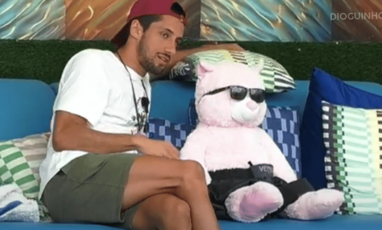 Sem limites! Manuel Rodrigues volta a provocar o Luís com boneco da filha