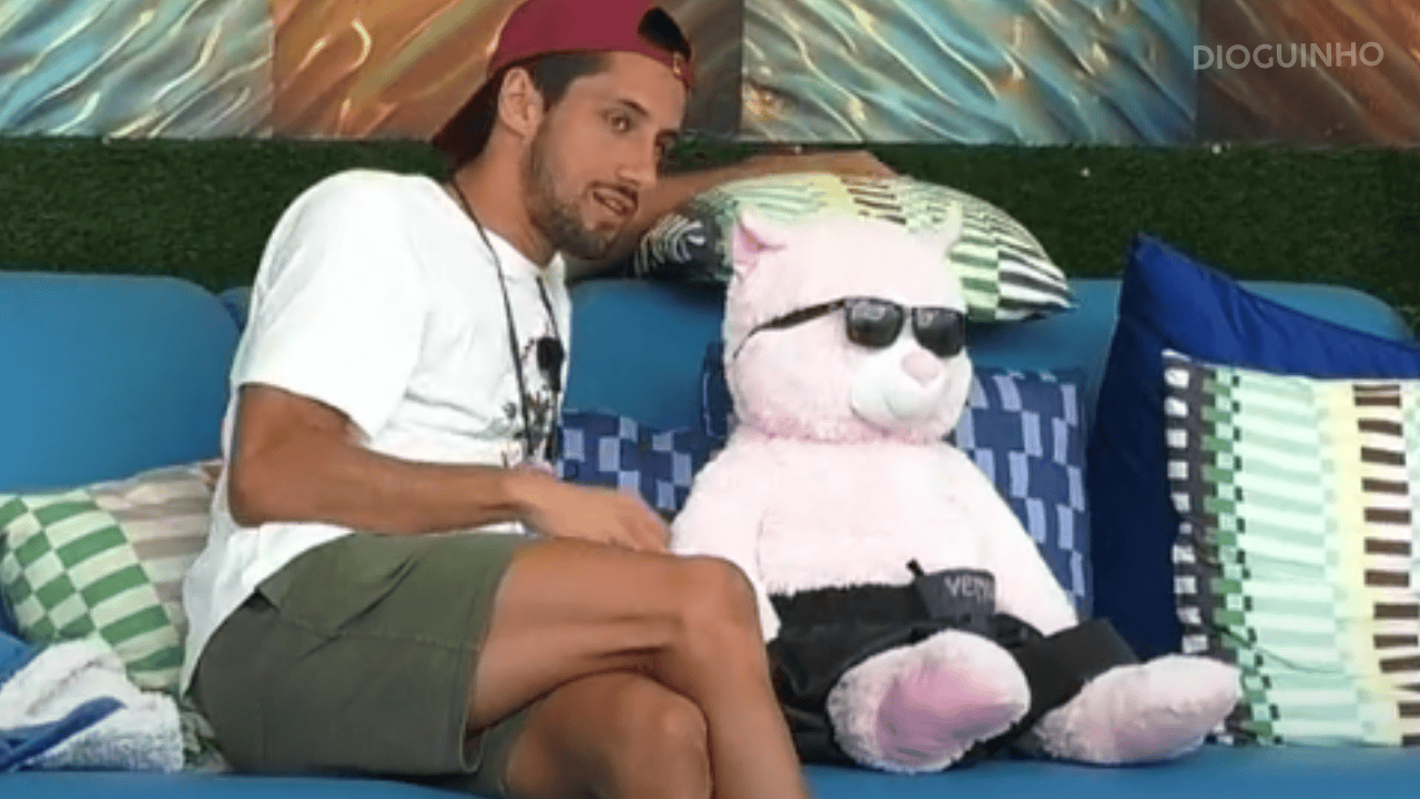 Sem limites! Manuel Rodrigues volta a provocar o Luís com boneco da filha