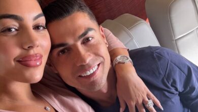 Georgina Rodríguez exibe anel de noivado de luxo em pleno voo. Clima de romance com Cristiano Ronaldo
