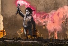 Banksy pinta juiz “carrasco” em Londres, e a polícia reage de imediato