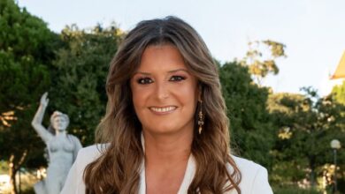 Maria Botelho Moniz de 'coração cheio' em imagens com o filho Vicente