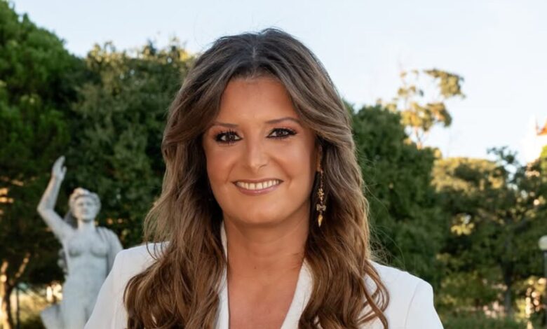 Maria Botelho Moniz de 'coração cheio' em imagens com o filho Vicente