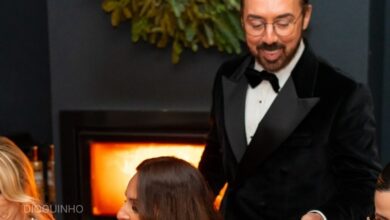Flávio Furtado organiza jantar de Natal de luxo com Bruna Gomes, Cinha Jardim e muitos famosos