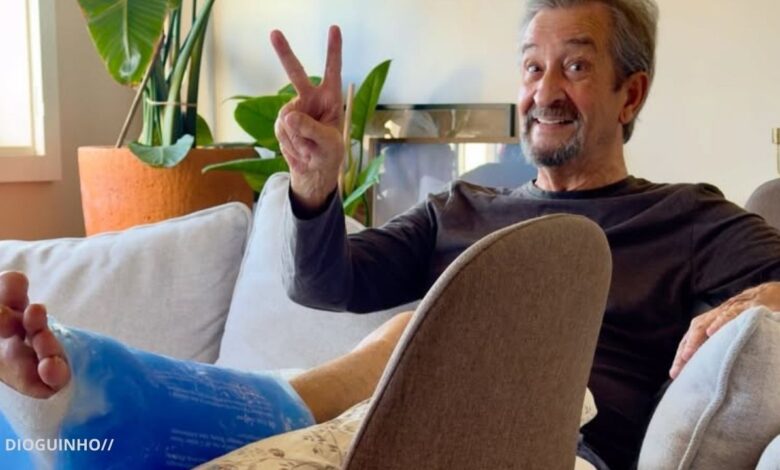 Carlos Areia operado após queda e Gripe A: "Duas semanas de dor". Ator elogia hospital e promete voltar em 2026.
