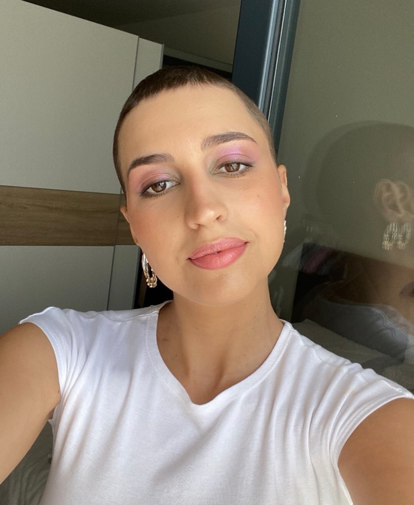 Angela, cô gái trẻ đã lay động cả nước bằng cuộc chiến giành giật sự sống vào ngày Giáng sinh, đã qua đời.