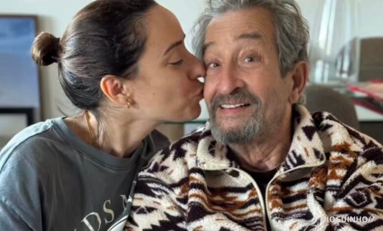 Surpresa de Natal! Carlos Areia tem alta e já está em casa. Rosa Bela emociona-se: "A casa voltou a respirar".