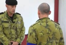 Filipe Delgado faz flexões após pedir para ser amigo do instrutor: "Faça para eu me sentir melhor"Filipe Delgado abordou o superior para "ficar descansado", admitindo ter comentado o corpo do instrutor nos tempos livres. O recruta explicou que não foi por mal, mas a revelação da piada sobre a fita de nomeação testou a compostura militar do instrutor.