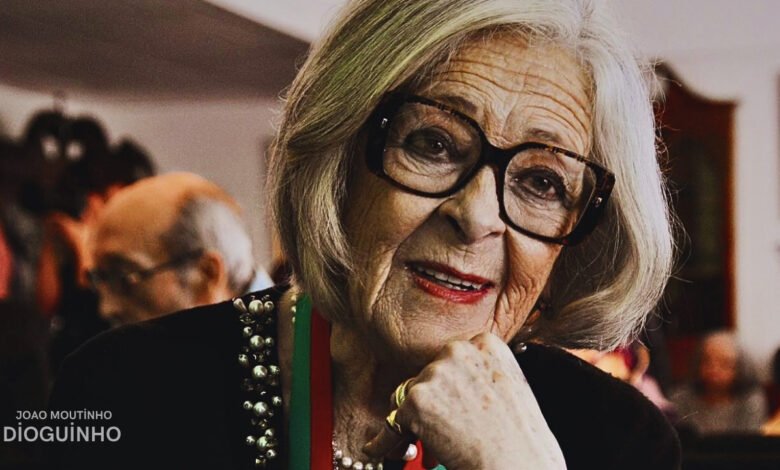 Governo homenageia Simone de Oliveira com Medalha de Mérito Cultural no Dia Mundial do Teatro