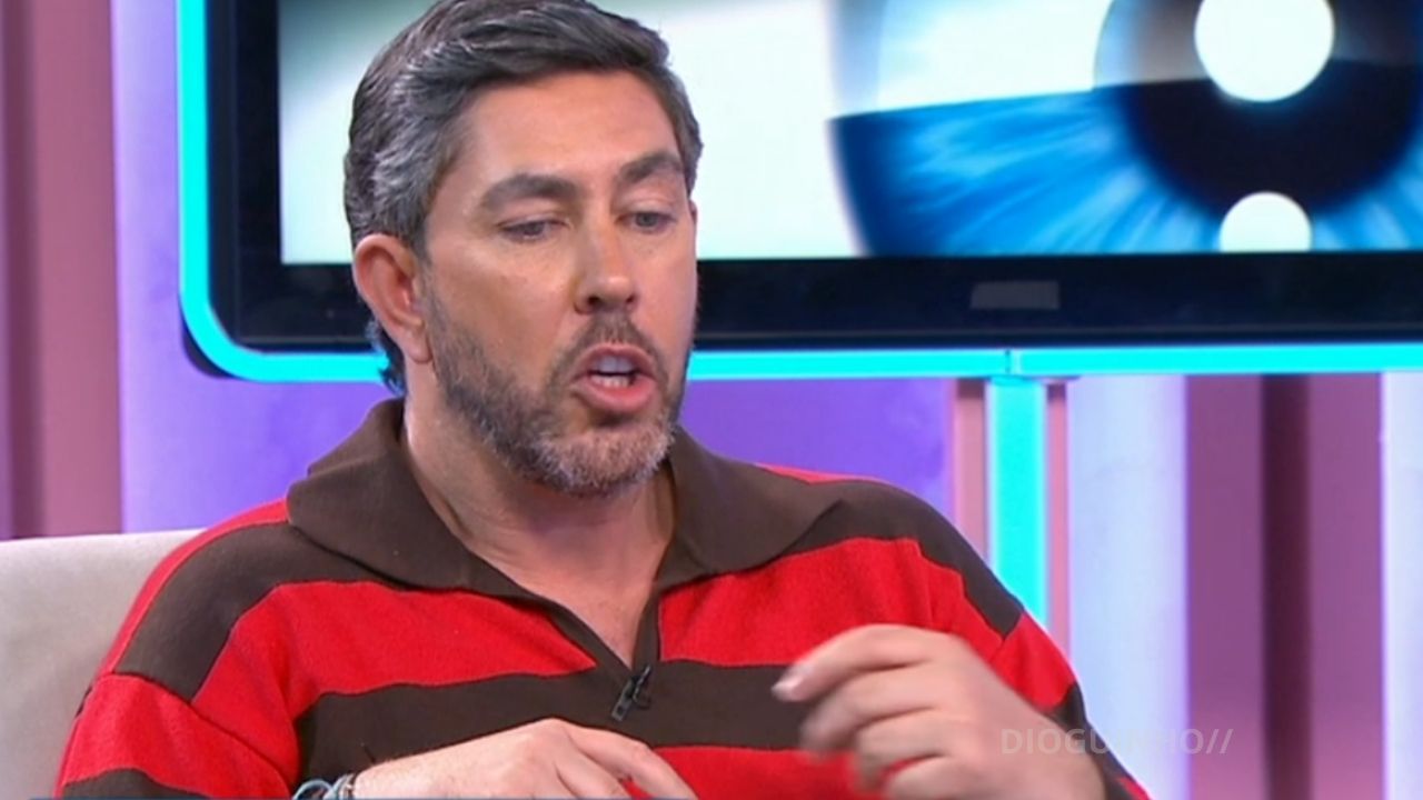 Adriano Silva Martins 'roubou o armário' da Ariana Miranda e surpreende com o visual