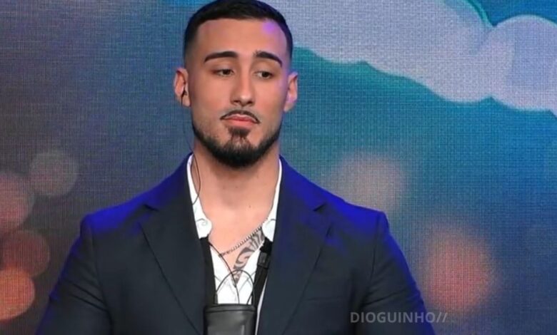 Gonçalo Quinaz sobre falta de argumentos de Afonso: "Levou cábulas e a professora apanhou-o"