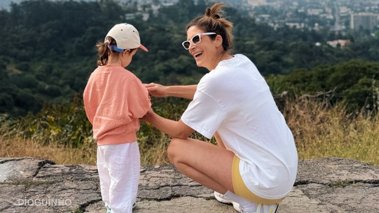 Matilde Breyner leva a filha aos EUA e mostra veia cómica: "Tinha esperança de ficar com a cara da Hailey Bieber"