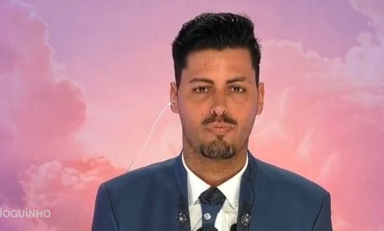 Leandro recebe segredo da VOZ: "Sempre que nasce o sol, um novo animal entra na casa"