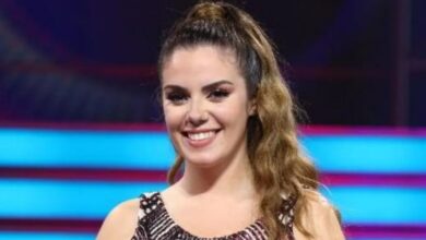 Aurora Sousa anuncia gravidez e apresenta namorado no programa Dois às 10