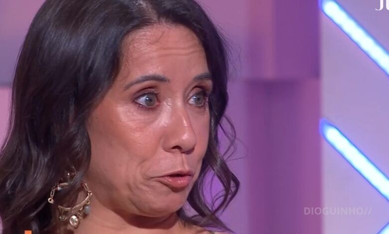 Andreia do 'Casados' emociona Júlia Pinheiro com história de vida marcada por perdas familiares e traição