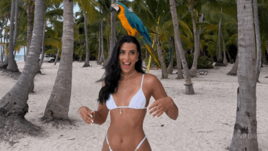 Iasmim Lira viaja com a irmã Isadora e exibe excelente forma física nas Caraíbas