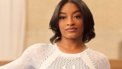 Simone Biles admite: “Quase morrer” esta semana e partilha pulseiras do hospital