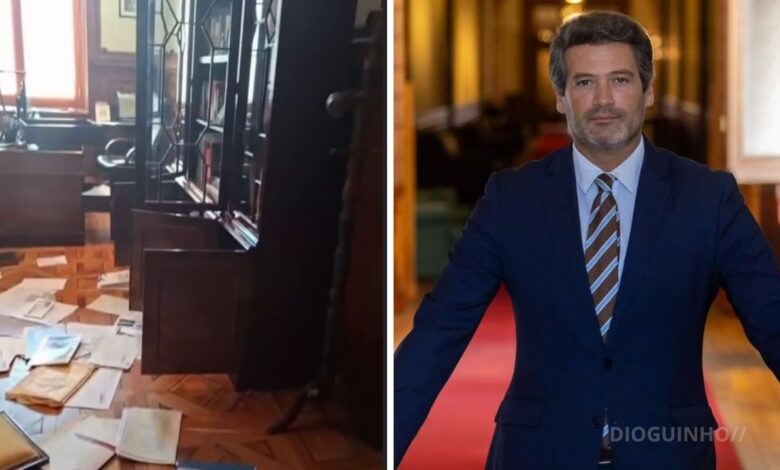 André Ventura expõe imagens do seu gabinete vandalizado no Parlamento