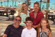 Férias na Grécia: Bárbara Parada exibe cumplicidade com a família de Guilherme Baptista