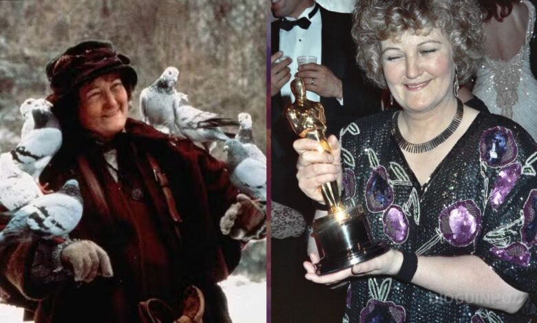Morreu Brenda Fricker, a icónica "Senhora dos Pombos" de 'Sozinho em Casa 2' e vencedora de um Óscar