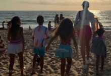 Georgina Rodríguez e família desfrutam da Praia do Guincho com boné e marmita