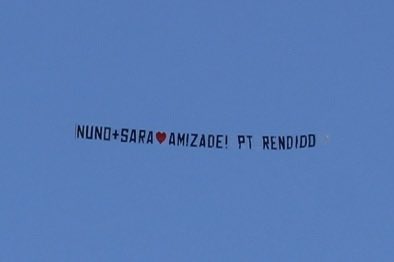 Avião com mensagem para Nuno e Sara cortado pela VOZ do Big Brother Verão!