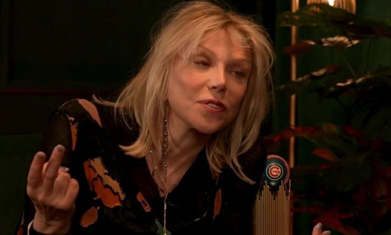 Courtney Love anuncia disco novo e revela susto de saúde de 2019: "Quase morri"