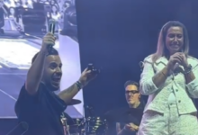 Pedro Jorge pede Marisa em casamento no palco com Fernando Daniel.. e reage nas redes