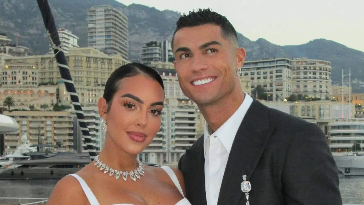 Cristiano Ronaldo E Georgina nem Sequer Chegou A Ser Uma B n o Foi cristiano-ronaldo-e-georgina-nem-sequer-chegou-a-ser-uma-b-n-o-foi
