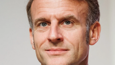 "A França é a vergonha da Europa": Caos nas ruas leva ministro a apresentar demissão e Macron recusa saída