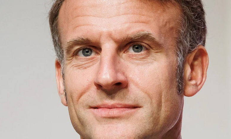 "A França é a vergonha da Europa": Caos nas ruas leva ministro a apresentar demissão e Macron recusa saída