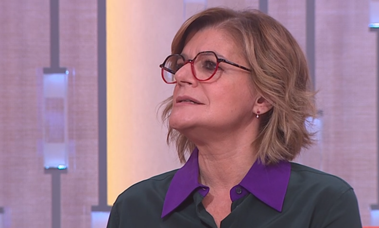 Júlia Pinheiro é invadida por instinto maternal e quebra formalidade em direto na SIC