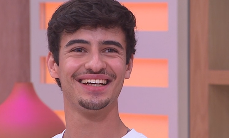 De alvo fácil a fenómeno digital: Miguel Queirós emociona-se ao recordar bullying na escola